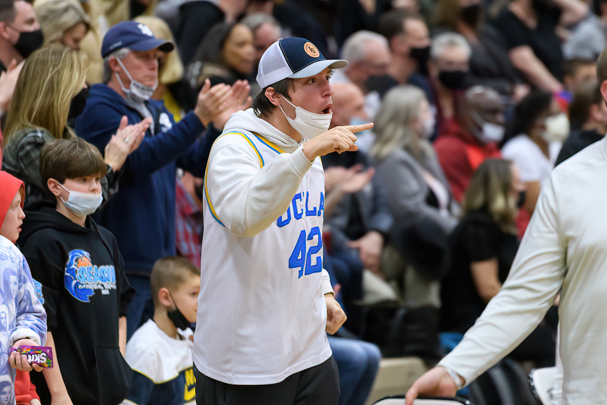 Tualatin Lake Oswego boys basketball Ken Waz 51
